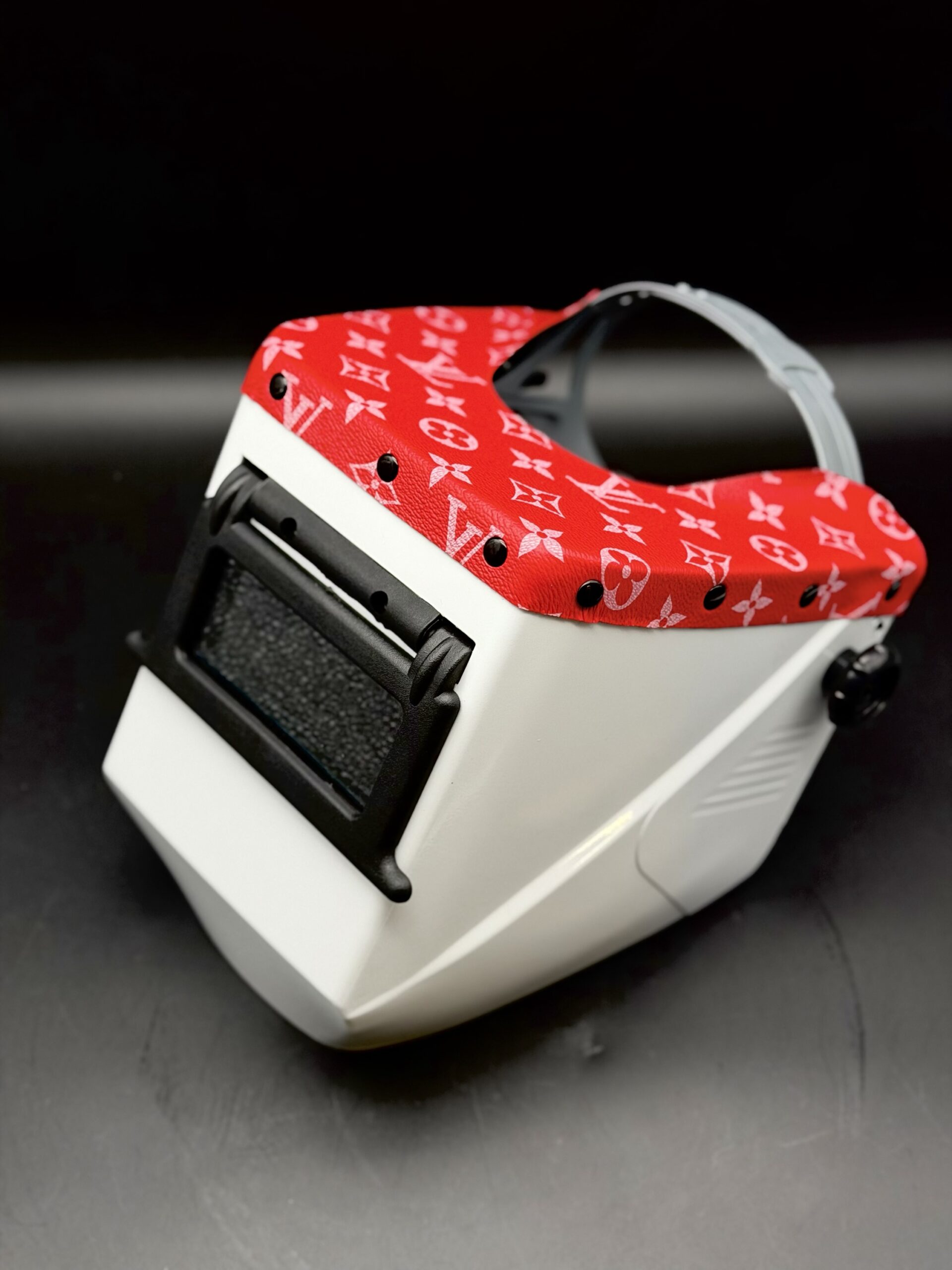 Jackson White & Red A7 Luis Valenciano